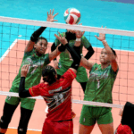 pemain-voli-lompat-terlalu-tinggi-sampai-terpeleset